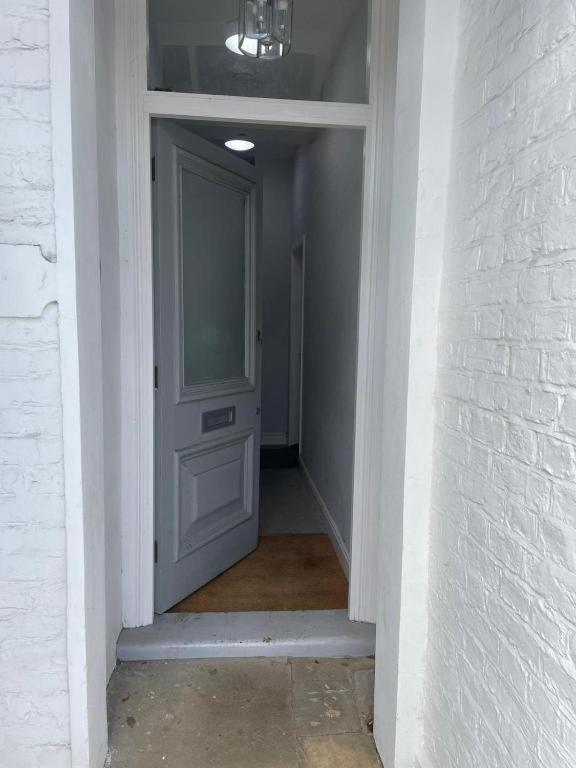 Stylish 1 Bed Flat With Private Terrace In Wimbledon - 3 The Queens London Exterior foto