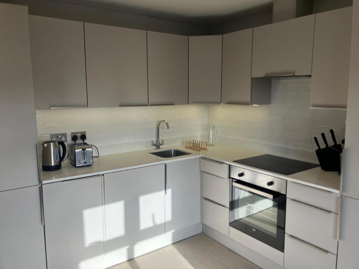 Stylish 1 Bed Flat With Private Terrace In Wimbledon - 3 The Queens London Exterior foto